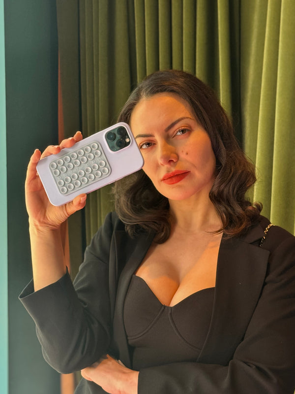 Steel Blue - cool & smart. Perfekt für Content mit Klasse.