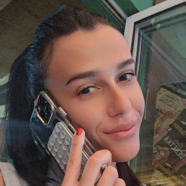 Titanium Grey - modern & sleek. Die Farbe für Tech-Vibes und Klarheit.